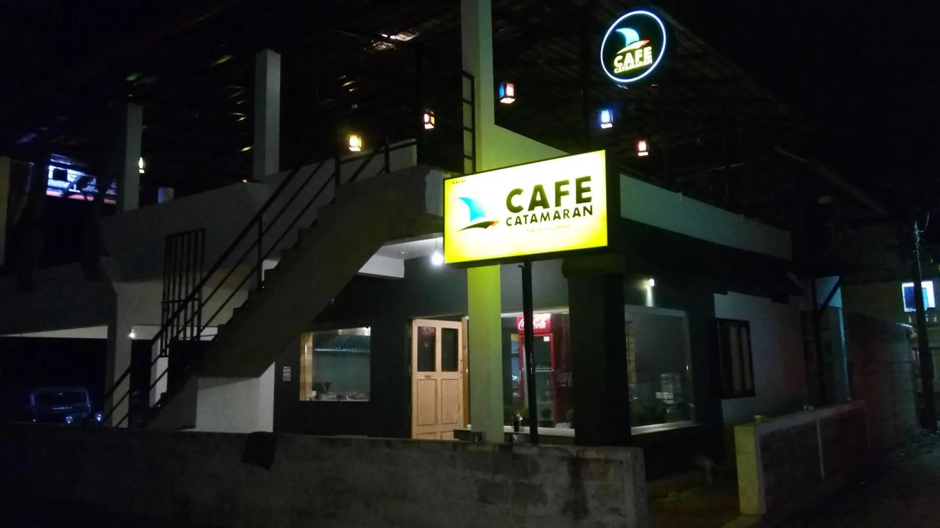 Sea Breeze Beach Home アーラップーザ県 ホームステイ